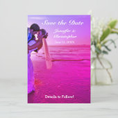 Bride & Groom Paarse Zonnestrand sparen de Datum Save The Date (Staand voorkant)