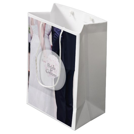 Bride & Groom Wedding Medium Cadeauzakje (Achterkant Gekanteld)