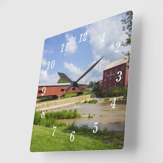 Bridgeton Bridge Et Mill Wall Horloge (Angle)