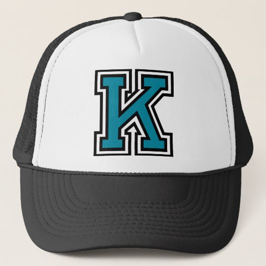 Brief "K" Trucker Hat Trucker Pet (Voorkant)