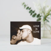 briefkaart 'Love is Love' (Staand voorkant)