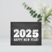 Briefkaart met tekst van 2025 op schoolbord. Nieuw (Staand voorkant)