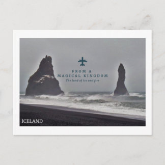 Briefkaart van zwarte pijlers Icelan'd op zee, Vik