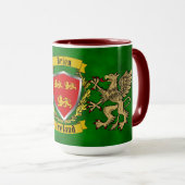 Brien/Bryan Irish Shield & Griffins Personalized Mok (Voorkant rechts)