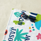 Bright dinosauruspatroon met aangepaste naam strandlaken (In situ)