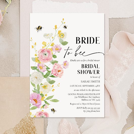Bright Floral Bee Bride to Bee Vrijgezellenfeest Kaart