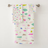 Bright fragment van Terrazzo Pattern Bad Handdoek (Insitu)