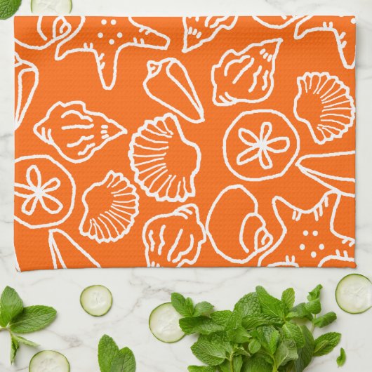Bright Orange Seashell Art Motif Serviette de cuis (Plié)