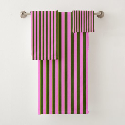 Bright Pink and Green Retro Stripe Modern Bad Handdoek (Insitu)