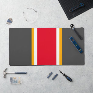 Bright Red White Yellow Racing Stripes Sur Black