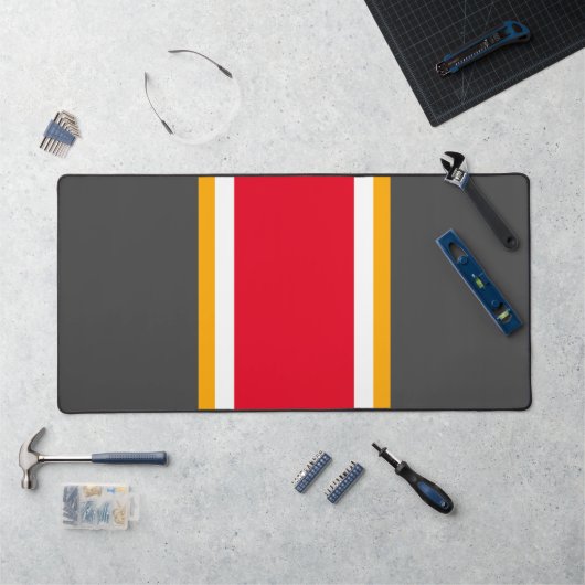 Bright Red White Yellow Racing Stripes Sur Black (Poste de travail)