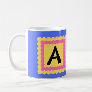 Bright Scalloped Alphabet Monogram initiaal Koffiemok