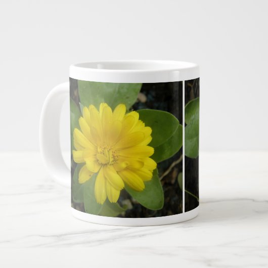 Bright Yellow Marigold Mug (Devant gauche)