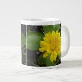 Bright Yellow Marigold Mug (Devant droit)