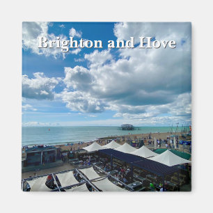 Brighton en Hove Beach op een zomerdag Magneet
