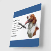 Brittany Love is Vierkante Klok (Hoek)