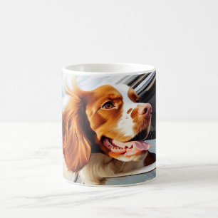 Brittany spaniel in autoruit koffiemok