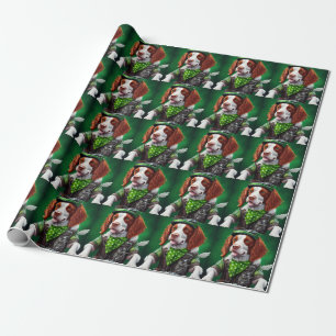 Brittany Spaniel rijdt op fiets St. Patrick's Day Cadeaupapier