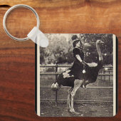  Broadway Actress Ridt een struisvogel uit Sleutelhanger (Voorkant)