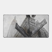 Broadway NYC Desk Mat – Zwart en wit New York (Voorkant)