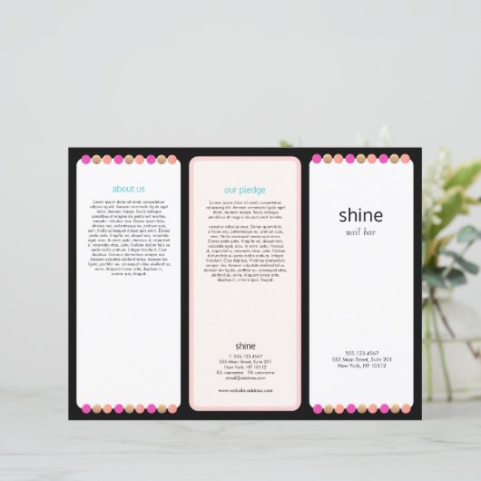 Brochure de fond du salon à ongles (Debout devant)