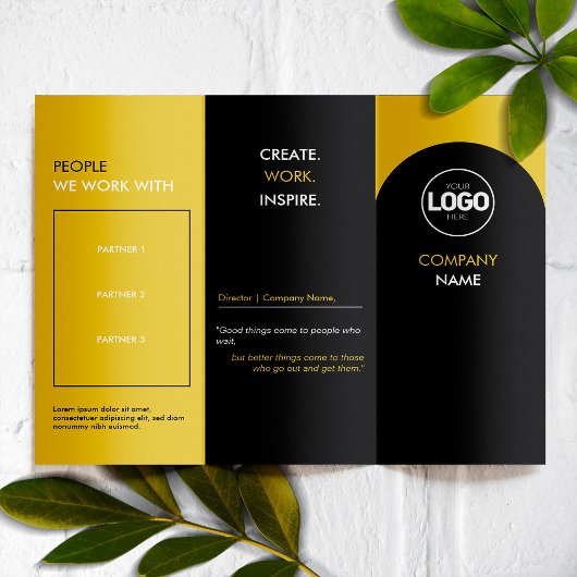 Brochure d'entreprise moderne noir et jaune