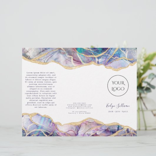 Brochure design Dark Opal (Debout devant)