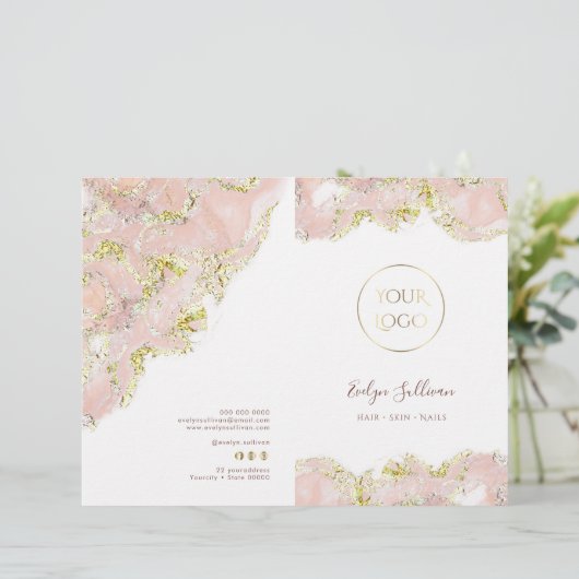 Brochure du service de design en marbre rose (Debout devant)