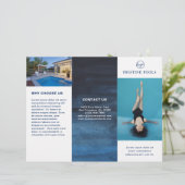 Brochure over poolservice Zakenmarineblauw drievou (Staand voorkant)
