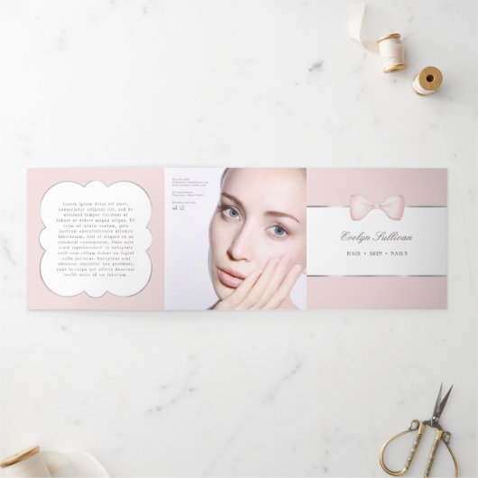 Brochure triplée coquette rose arc (Extérieur)