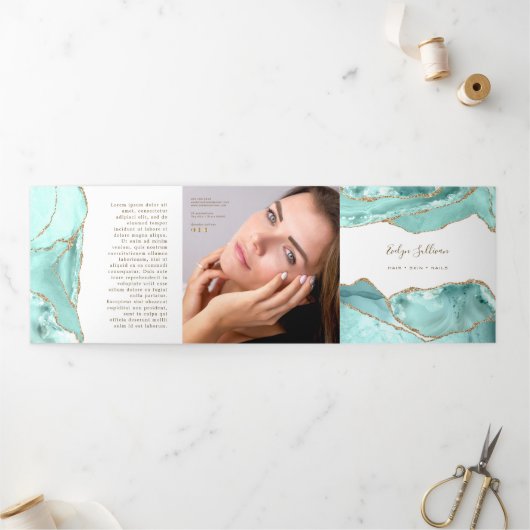 Brochure triplée sur l'agate aquamarine (Extérieur)