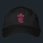Brodée Casquette brodé à la couronne rose chaude Monogram<br><div class="desc">Ajoutez vos initiales à ce modèle de casquette monogrammé personnalisé. De nombreuses autres couleurs sont également disponibles.</div>
