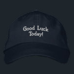 Brodée Casquette brodé de la Marine - Bonne chance aujour<br><div class="desc">Ce casquette en coton marine porte le message encourageant "Bonne chance aujourd'hui !" brodé dans une police propre et élégante. La sangle réglable assure un ajustement confortable et unique. Fabriqué à partir de coton durable, ce casquette allie fonctionnalité et touche de motivation, ce qui en fait un cadeau parfait pour...</div>