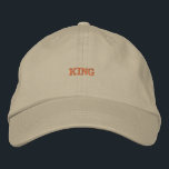 Brodée Casquette de la Couronne avec le roi kaki Casquett<br><div class="desc">Casquette du roi kaki : Faites une déclaration subtile avec ce casquette en coton kaki portant le "roi" brodé sur le devant. La sangle réglable est adaptée sur mesure pour un confort de toute la journée.</div>