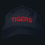 Brodée Casquette réglable<br><div class="desc">Soutenez votre équipe préférée avec ce casquette. Le texte est personnalisable,  vous pouvez donc remplacer le nom de votre équipe préférée par "Tigers". Choisissez parmi une variété de couleurs de points.</div>