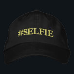 Brodée Casquette selfie<br><div class="desc">Un #selfie casquette. Idéal pour prendre des selfies. Combien de selfies pouvez-vous avoir avec ce casquette sur votre tête ?</div>