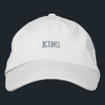 Brodée Chic Avec Frappe Roi Brodé Casquette Blanc<br><div class="desc">Doté du texte emblématique "King",  ce casquette brodé en coton blanc offre une option élégante et confortable pour l'usure quotidienne. La sangle réglable assure un ajustement parfait pour le confort toute la journée.</div>