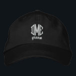 Brodée Groom Mariage Personnalisé Monogramme Casquette de<br><div class="desc">Surprenez le marié avec ce casquette de baseball cool qui présente son monogramme de 3 lettres et le mot groom ci-dessous. Modifiez facilement le texte et la couleur du casquette pour qu'ils correspondent à vos thèmes/couleurs mariages. Cela fait un fiançailles génial ou un cadeau de faveur de mariage. Les casquettes...</div>