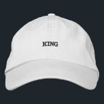 Brodée Roi brodé beau texte sur Casquette blanc en coton<br><div class="desc">Commandez l'attention avec ce casquette réglable blanc,  brodé avec le texte "King" frappant. Le tissu en coton offre confort et style,  tandis que la fermeture réglable garantit un ajustement parfait pour ceux qui recherchent une touche de pourcentage.</div>