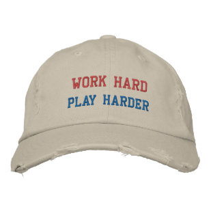 BRODÉE TRAVAILLER DUR JOUER DUR CASQUETTE