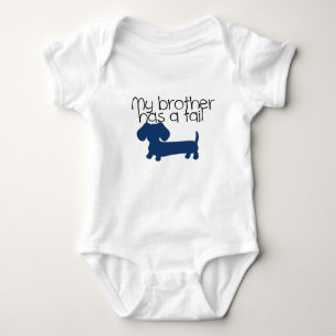 Broer (teckel) heeft een staart (blauw) romper