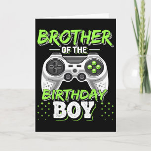Broer van de jarige jongen bijpassende videogame B Kaart