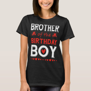 Broer van de vogeltjejongen die familie B aanpast T-shirt