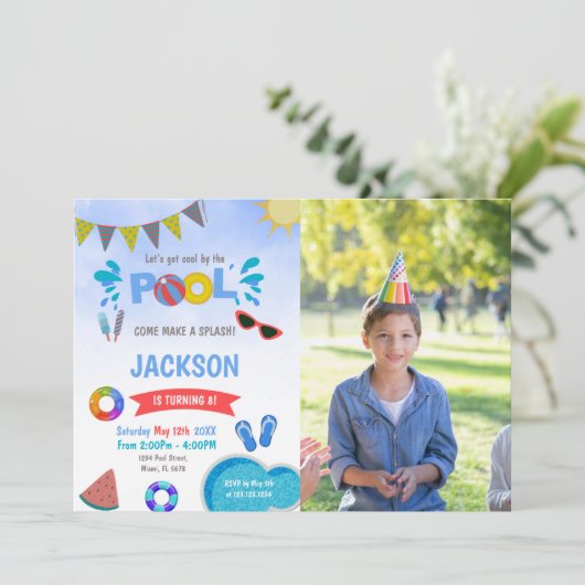 Bron: Sunglass Blue Cloud Pool Birthday Invitation Kaart (Staand voorkant)