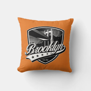Brooklyn Shield met Swoosh Design Kussen