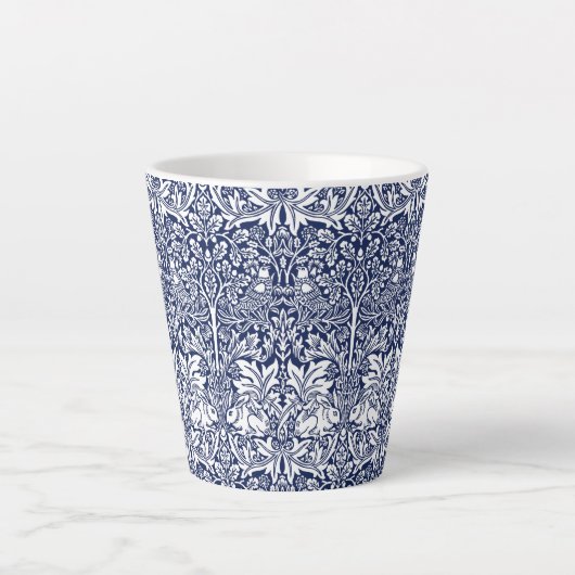 Brother Rabbit Navy Blue Pattern William Morris Latte Mok (Voorkant)