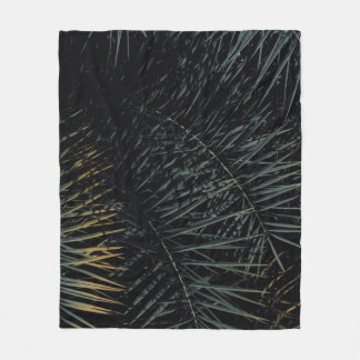 BROWN AND GREEN PLANT LEAVES FLEECE DEKEN
