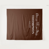 Brown | Mr and Mrs Elegant Simple Backdrop Wandkleed (Voorkant (horizontaal))