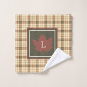 Brown Plaid Motif Automne Maple Leaf Monogramme (Gant de toilette)