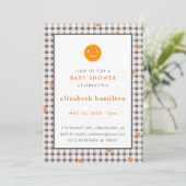Brown Plaid & Orange Dots Baby Shower Invitation (Debout devant)